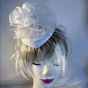 Bride Bridal Worthy! Elegant Fascinator White, Bowsm Beads Feathers Stunning!
